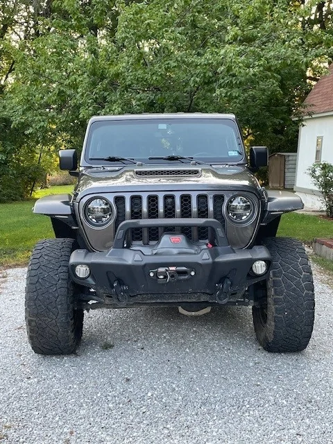 Jeep Gladiator Want to trade my Mojave hood, cowls, etc. for Rubi or sport parts.  Granite Crystal color. Front