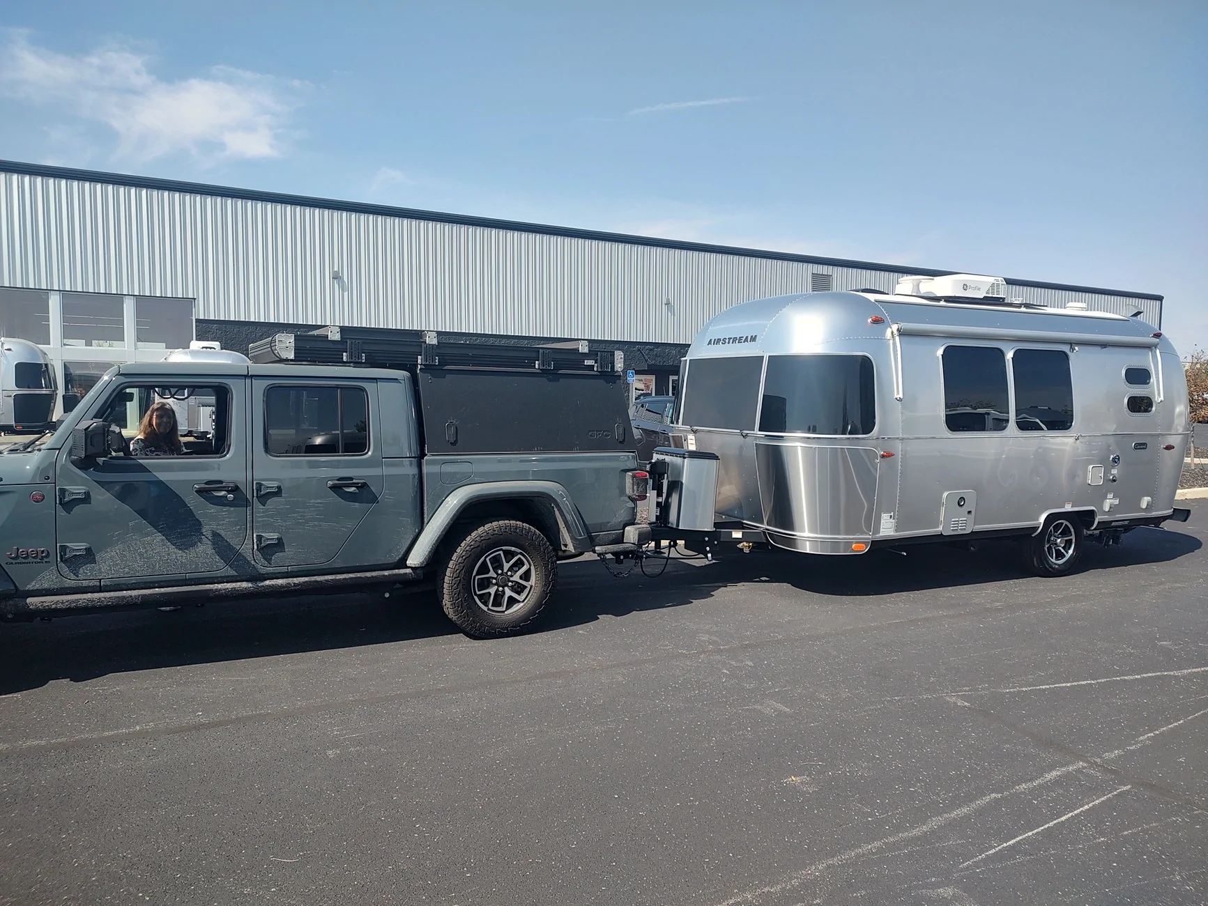 Jeep Gladiator Show us what camper / trailer / RV you're towing with your JT IMG_20250920_124907221_HDR (2)