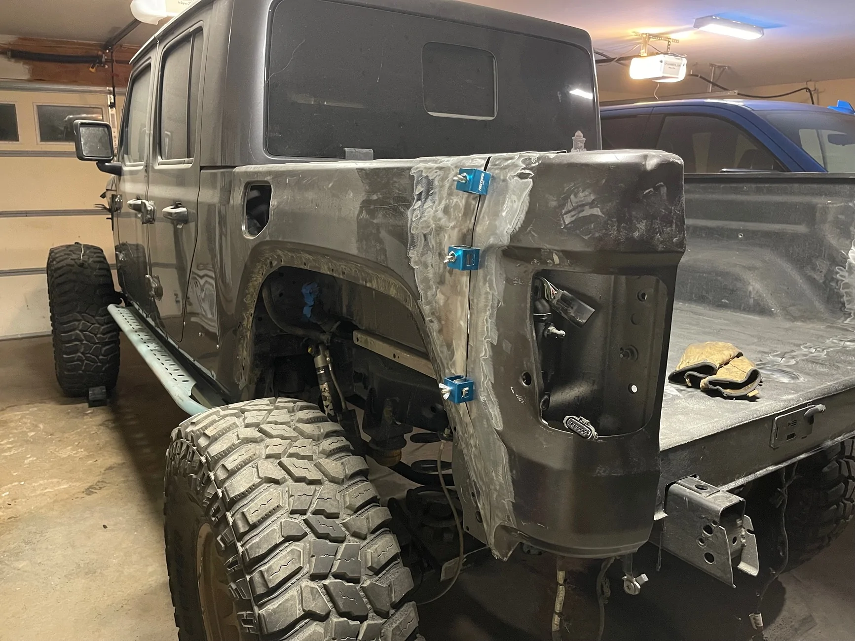 Jeep Gladiator Is it possible to remove the factory receiver hitch? IMG_2405