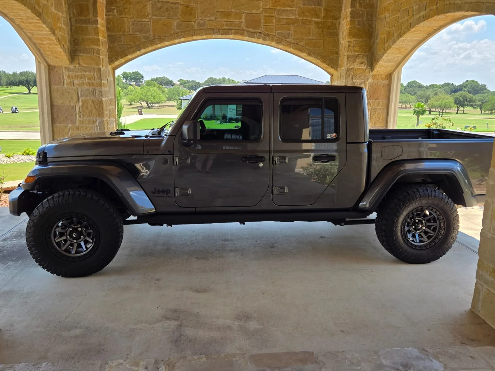 Jeep Gladiator Wheels with Sting Ray Color Gladiator? IMG-20250820-WA0000