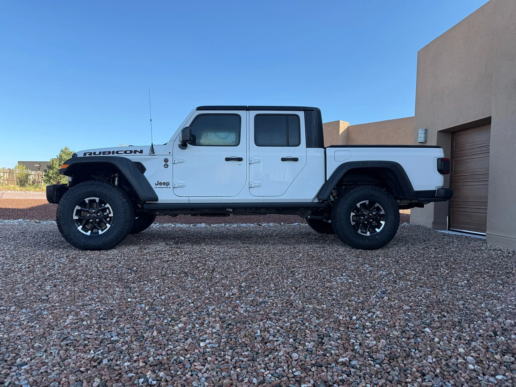 Jeep Gladiator 35s on Mojave with stock wheels. IMG_2792