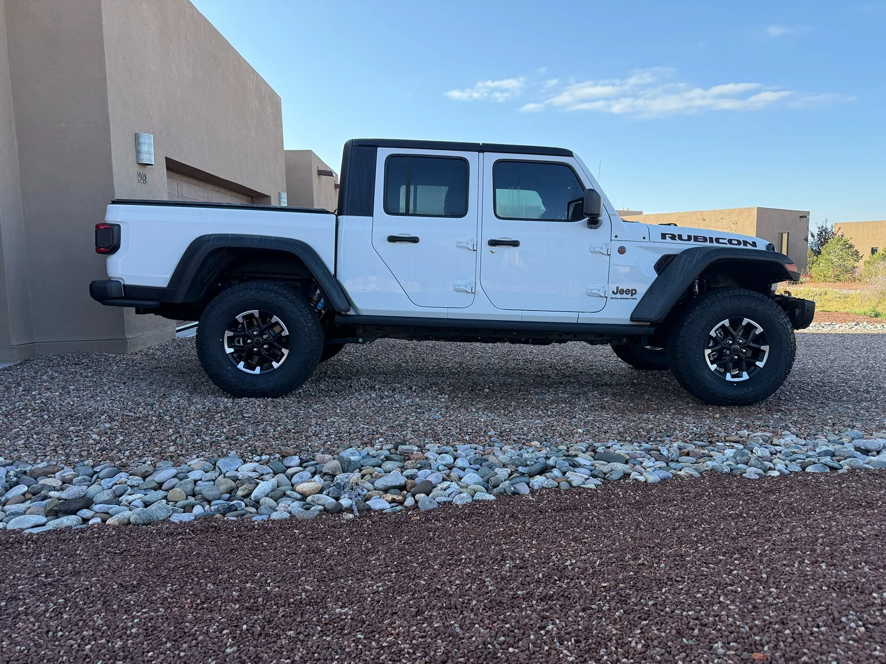 Jeep Gladiator 35s on Mojave with stock wheels. IMG_2790
