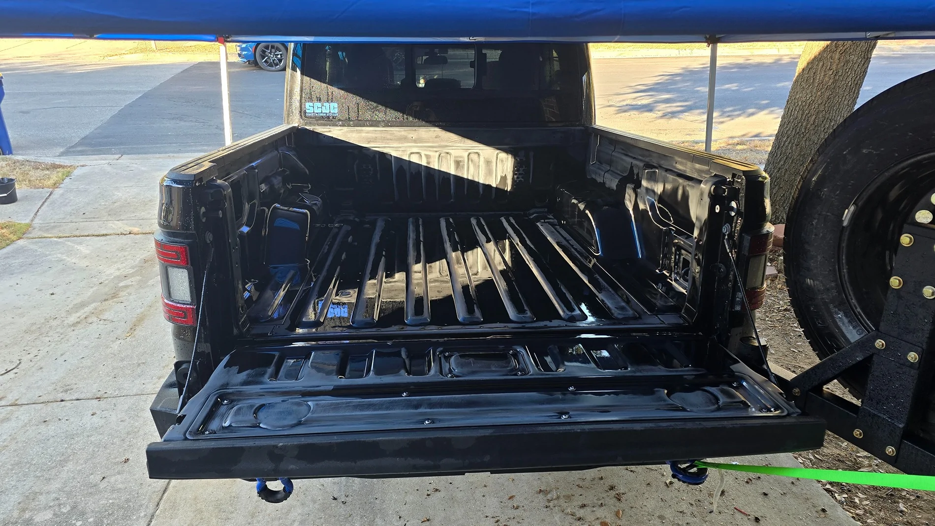 Jeep Gladiator Durabak Bedliner DIY in Vivid Blue 1000036830