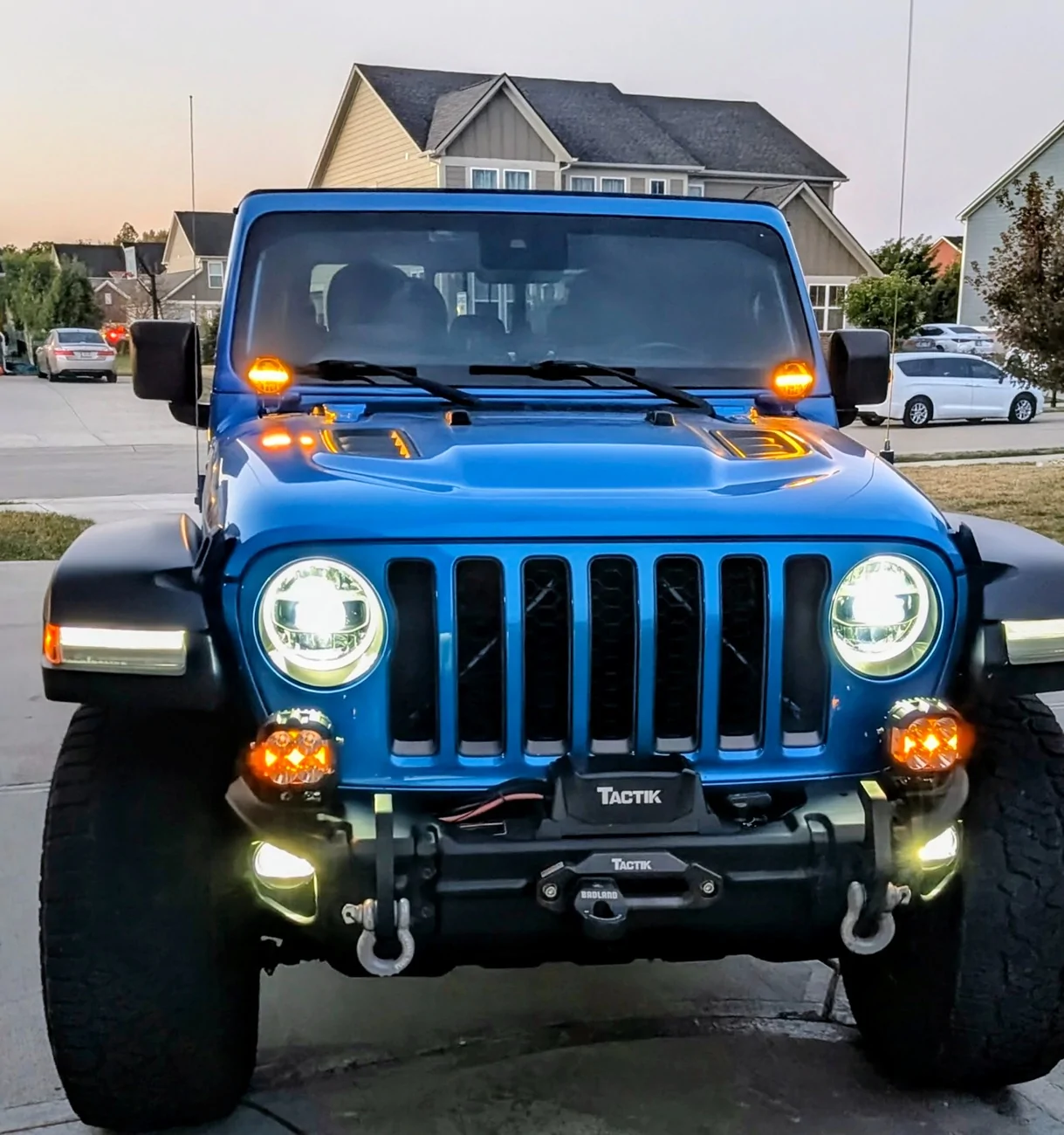 Jeep Gladiator HF Road Shock Lighting--How Did You Power Them PXL_20251014_114338832 (1).MP~3