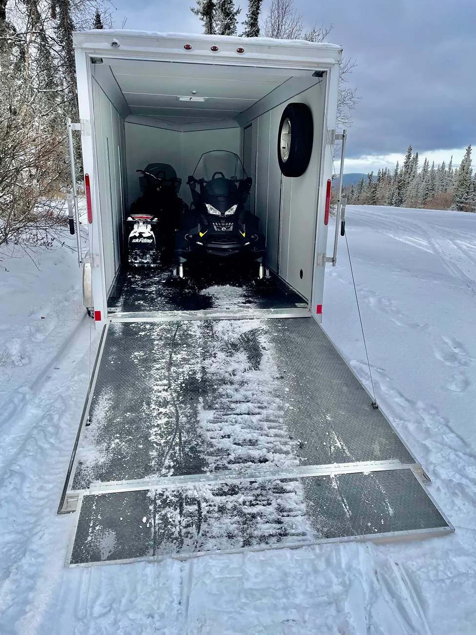 Jeep Gladiator Show us what camper / trailer / RV you're towing with your JT IMG_3116