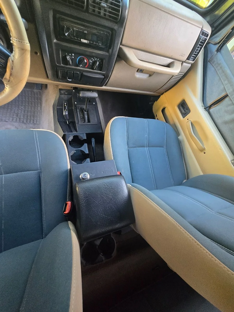 Jeep Gladiator 2002 Jeep Wrangler Sahara IMG_20251019_184158