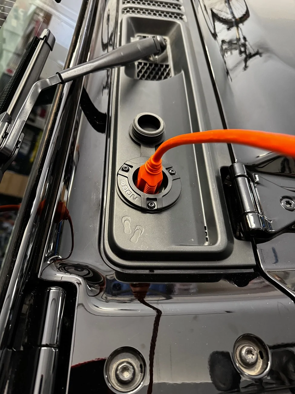 Jeep Gladiator Battery Tender IMG_0004