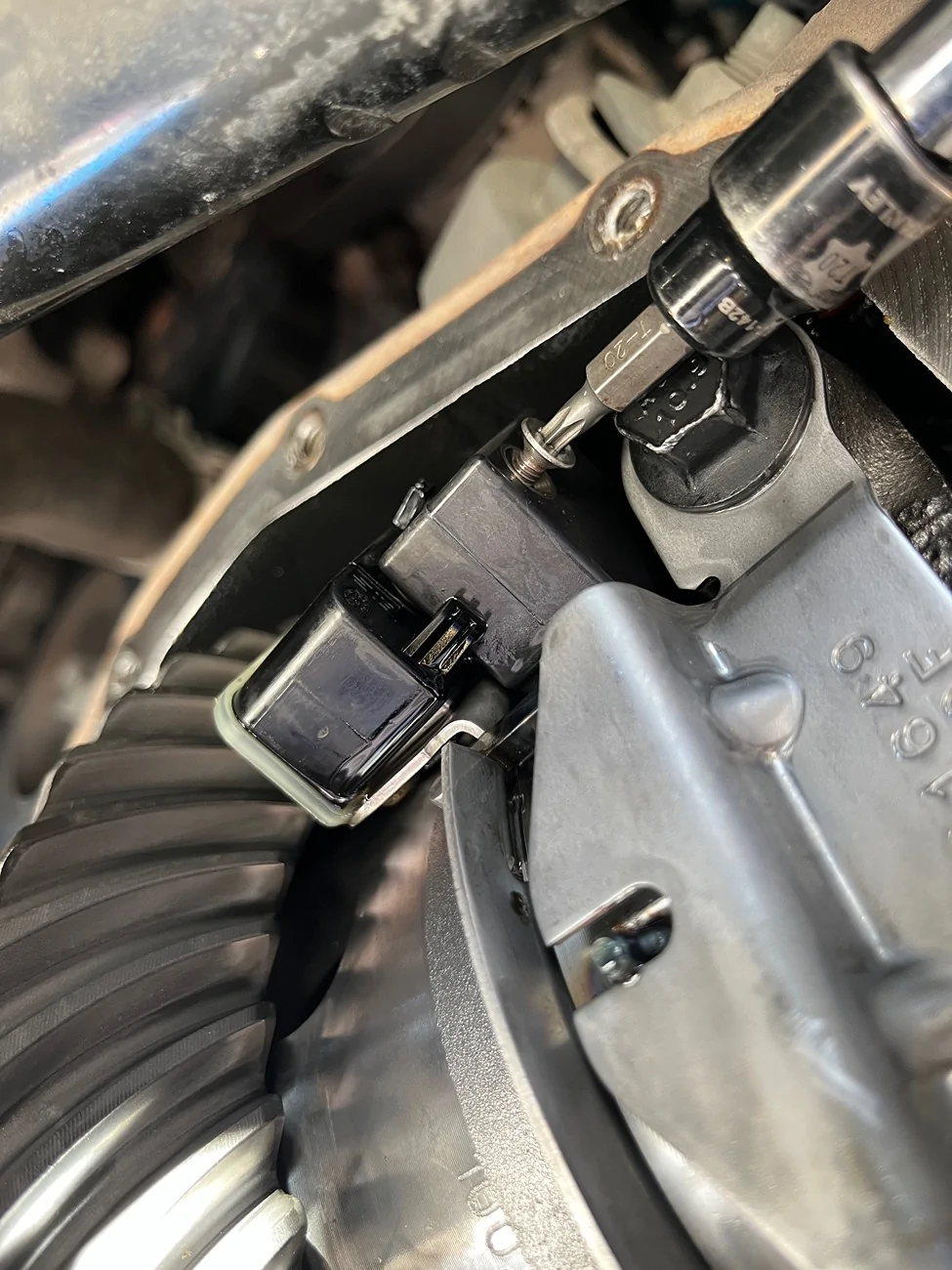 Jeep Gladiator My front diff doesn’t have a drain plug.  Is this normal? IMG_5209