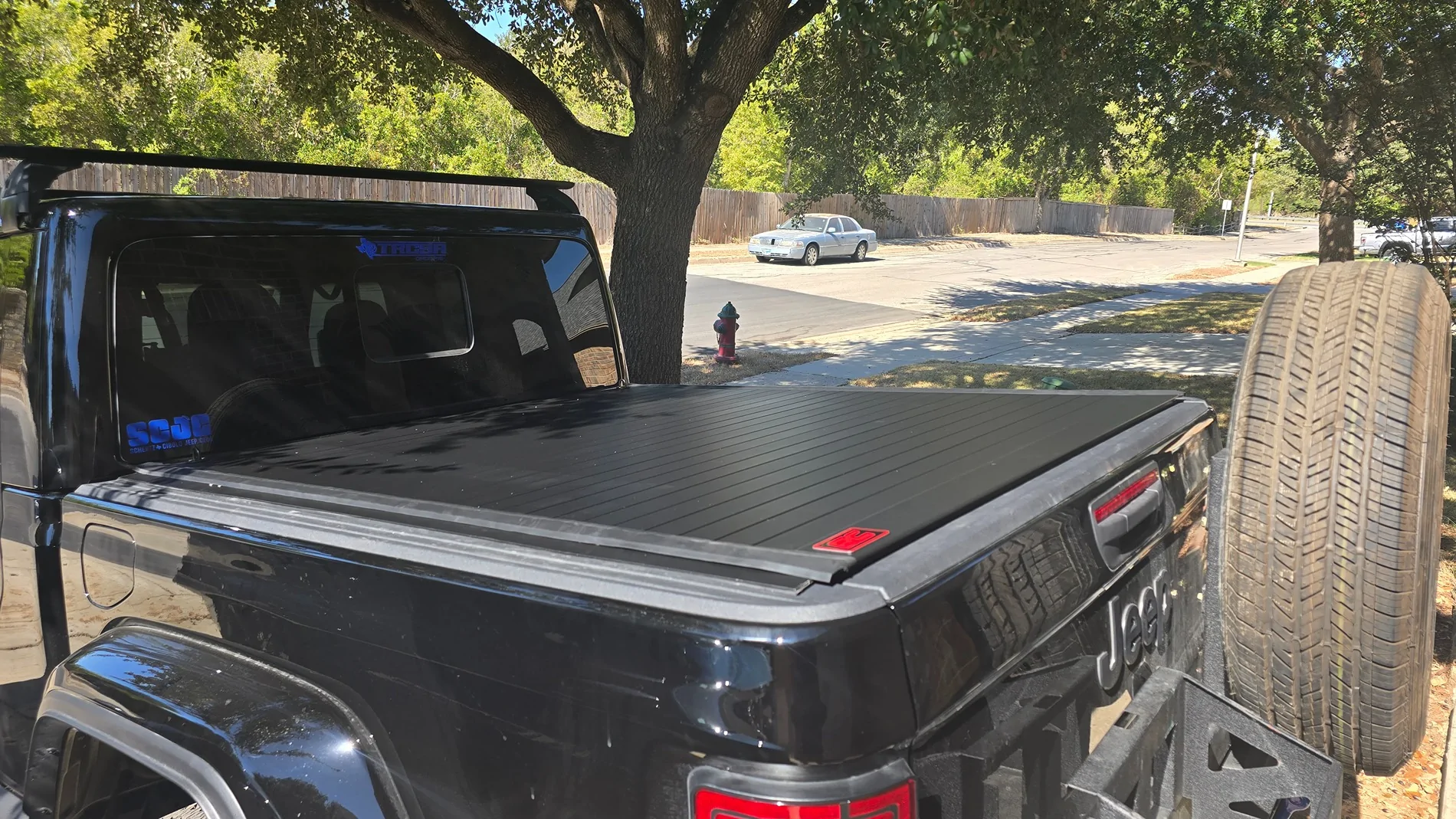 Jeep Gladiator Durabak Bedliner DIY in Vivid Blue 20251018_114725