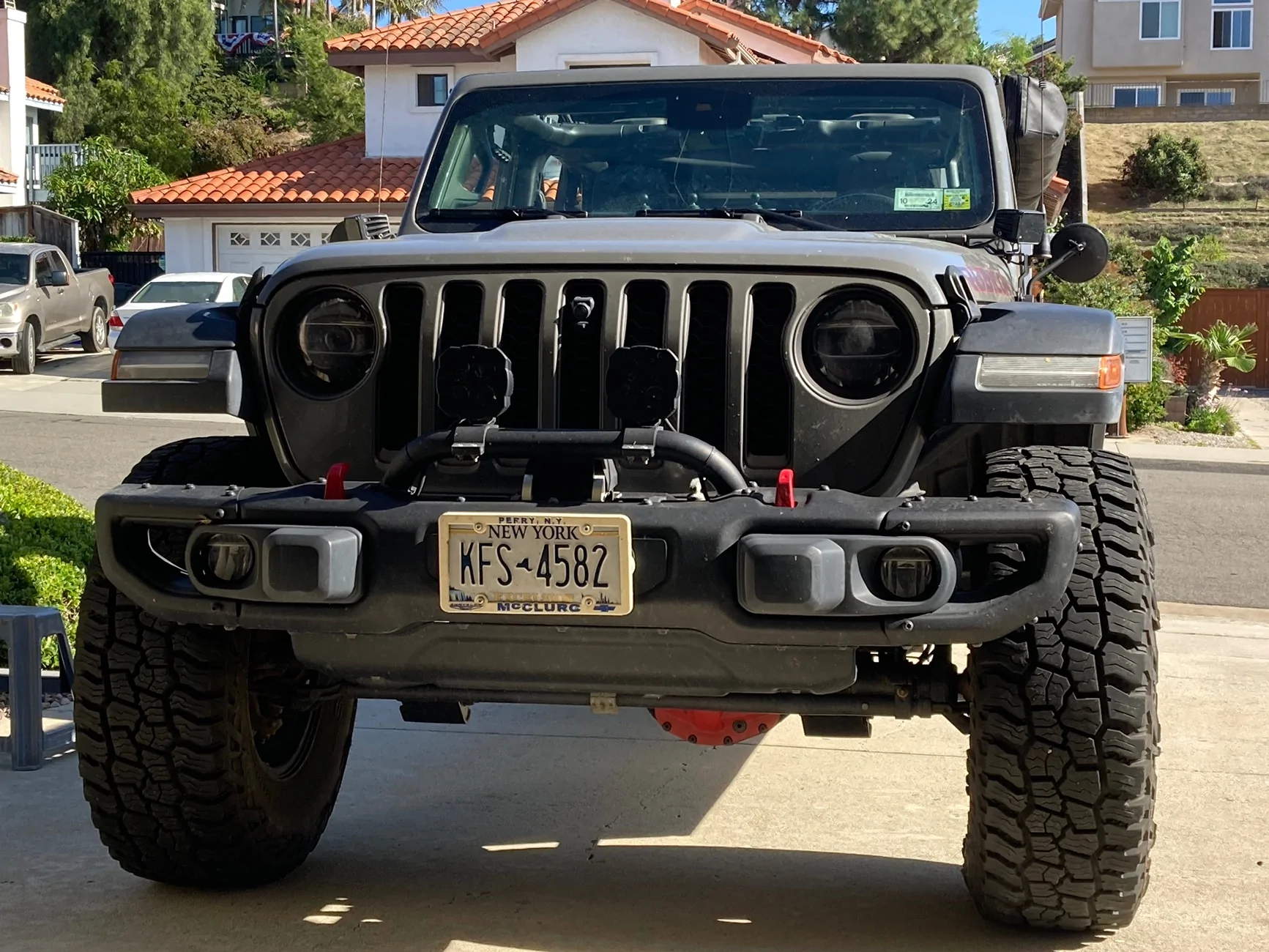 Jeep Gladiator MOPAR steel bumper "winch guard" questions IMG_4609