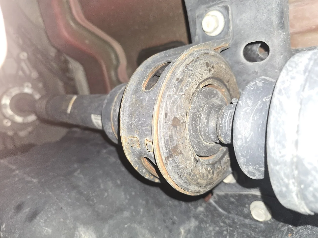 Jeep Gladiator Drive Shaft Center Support Bearing Possibly Worn 1761320560775-xs