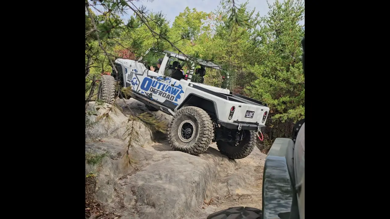 Jeep Gladiator What did you do WITH your Gladiator today? Frame-02600