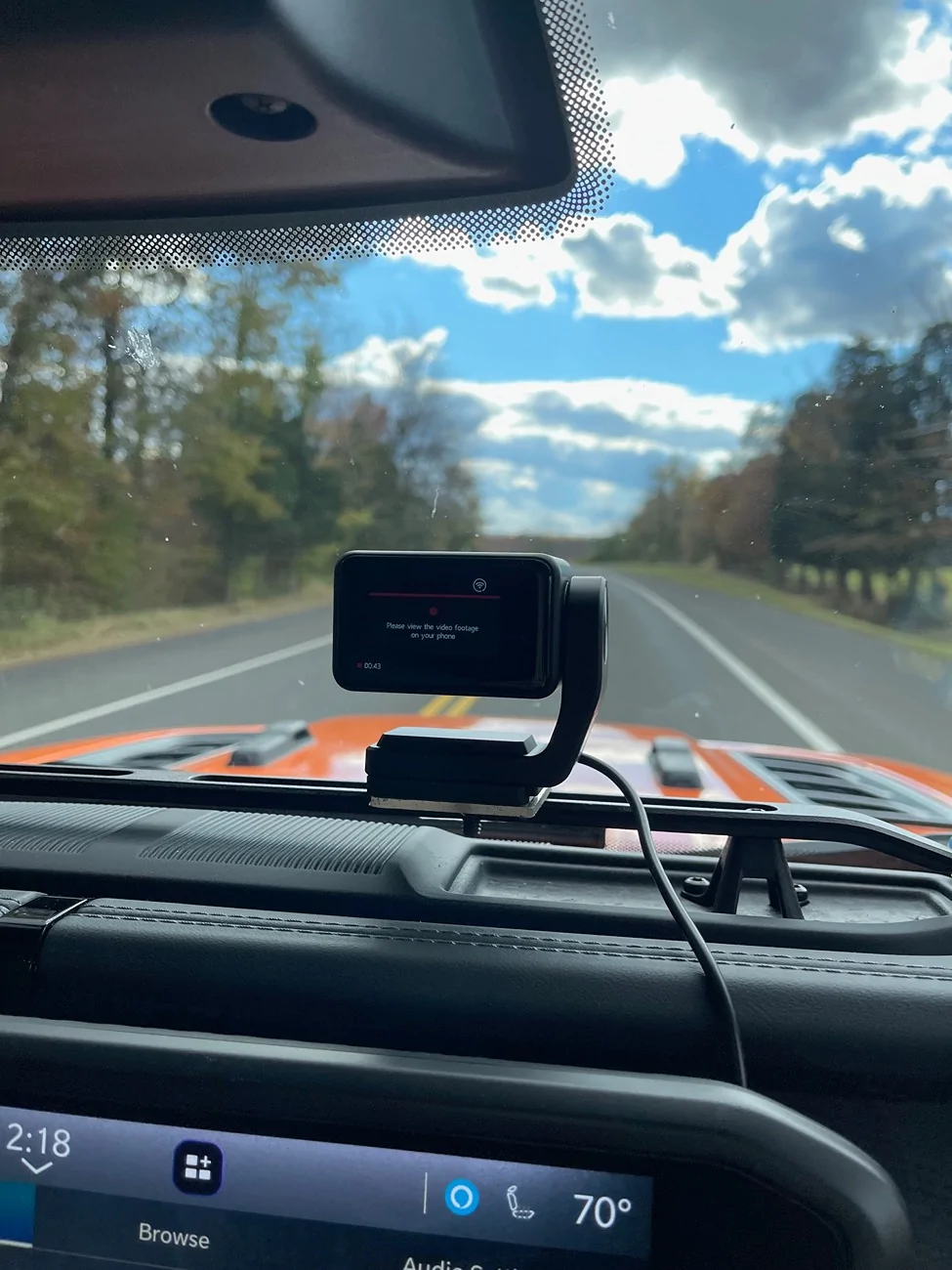 Jeep Gladiator Dashboard mounted dash cam - Need suggestions IMG_7397