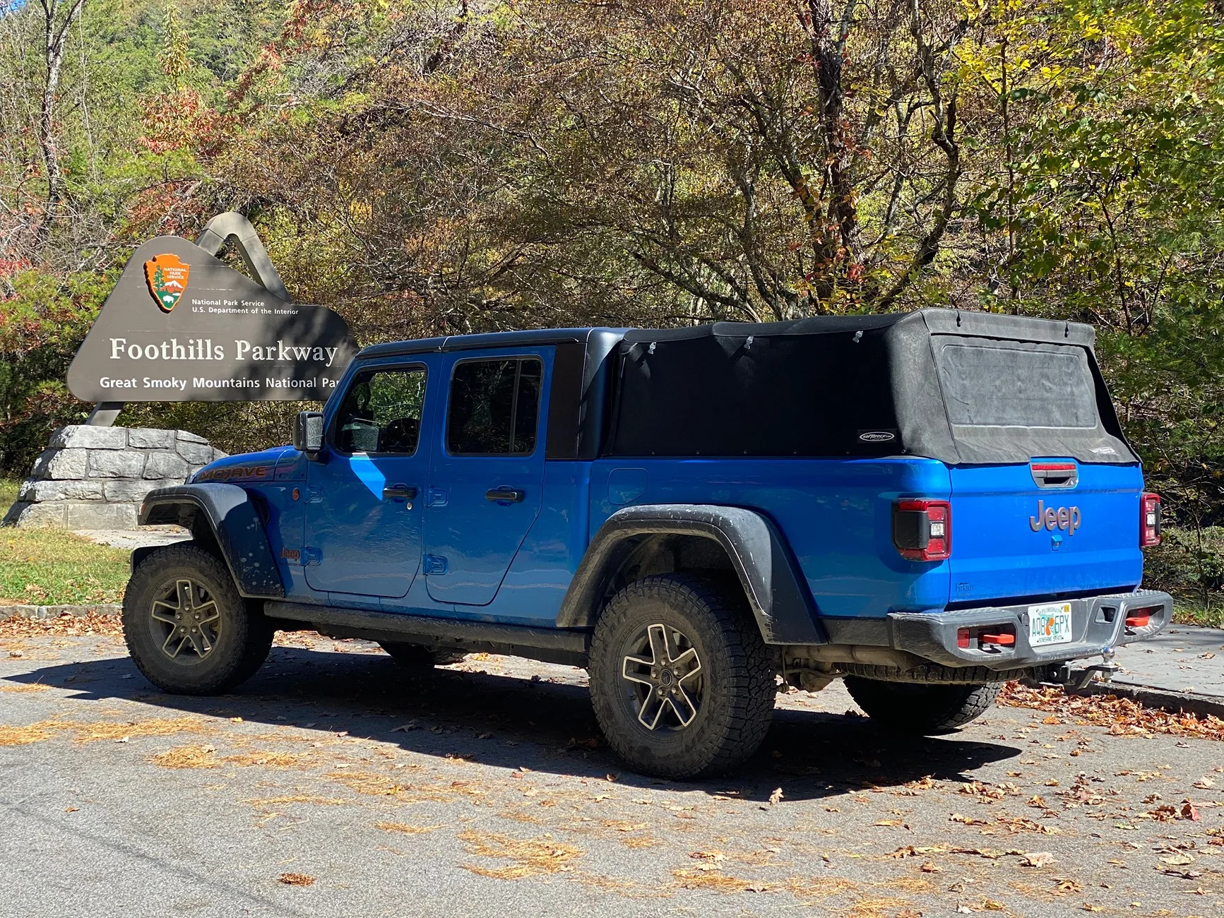 Jeep Gladiator Hydro Blue Pearl-Coat - Does it differ by year? IMG_2483