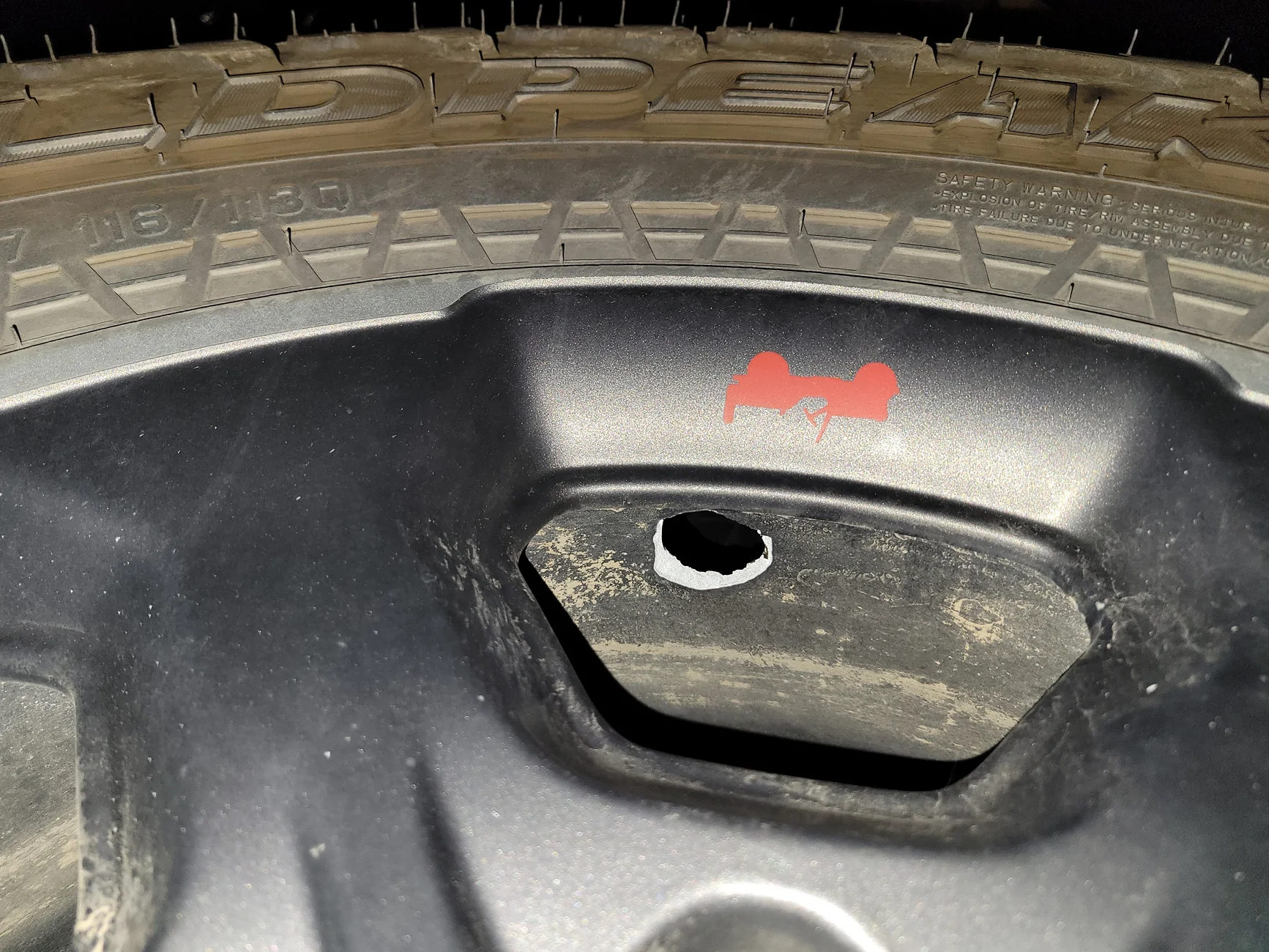 Jeep Gladiator Hit an object on the highway and blew the rear tire at 65 20251030_002859