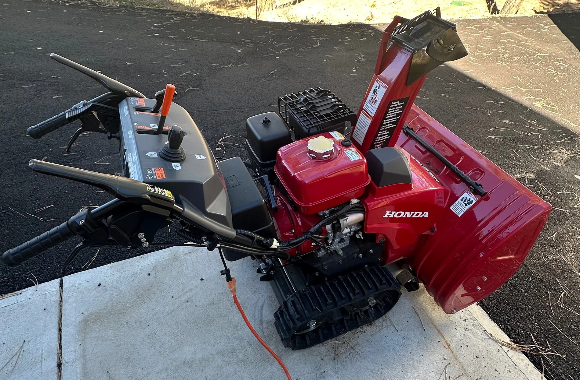 Jeep Gladiator Honda 32” Track Snowblower 4 Sale IMG_4477