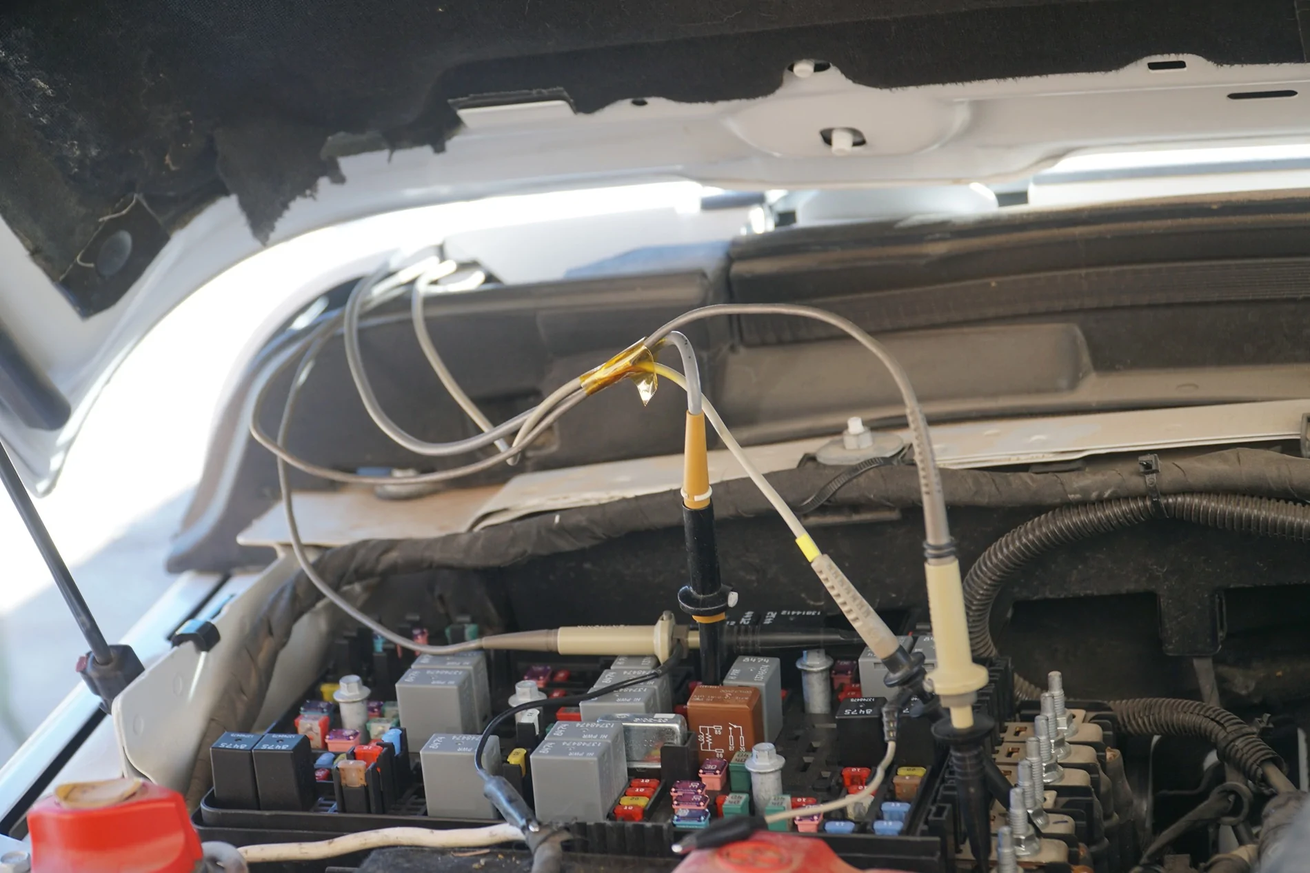 Jeep Gladiator Are the batteries really isolated during ESS stops? DSC05463