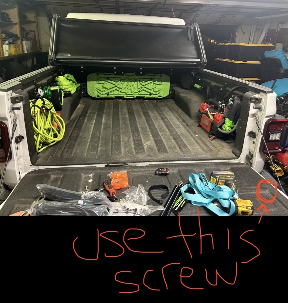 Jeep Gladiator Thread pitch for bed holes IMG_0388