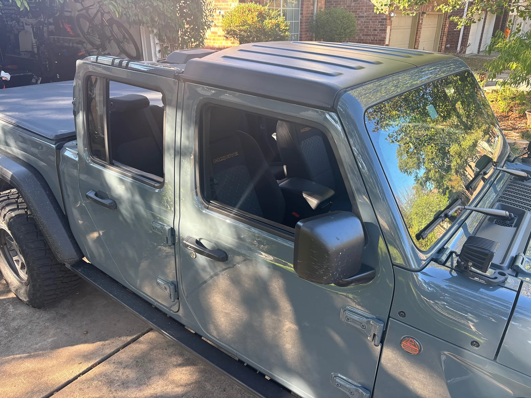 Jeep Gladiator Anyone running freedom panels only? IMG_9293