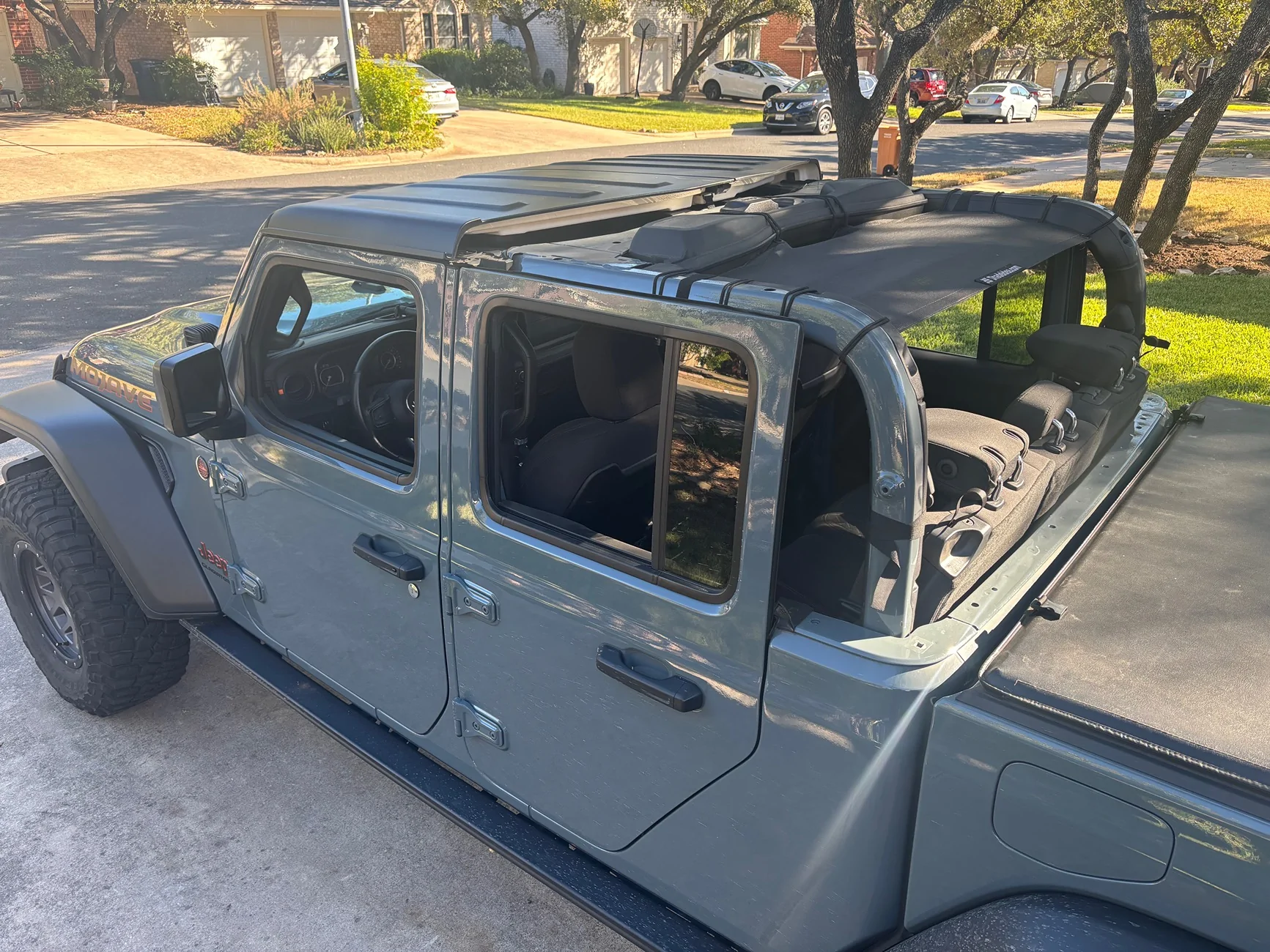 Jeep Gladiator Anyone running freedom panels only? IMG_9292