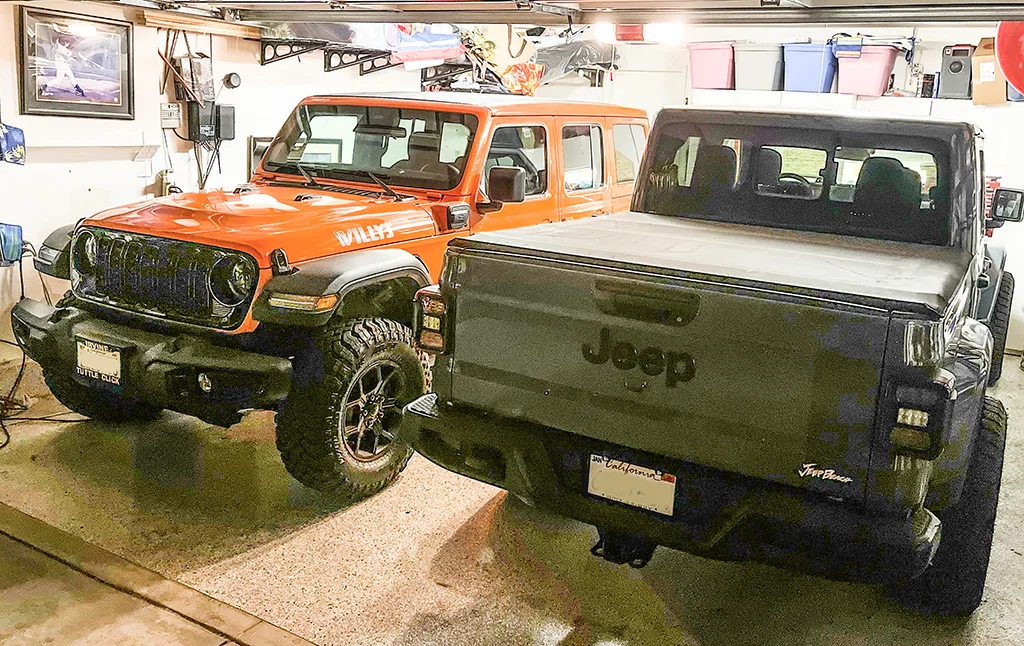 Jeep Gladiator Trade my JLU for a JT? garage1