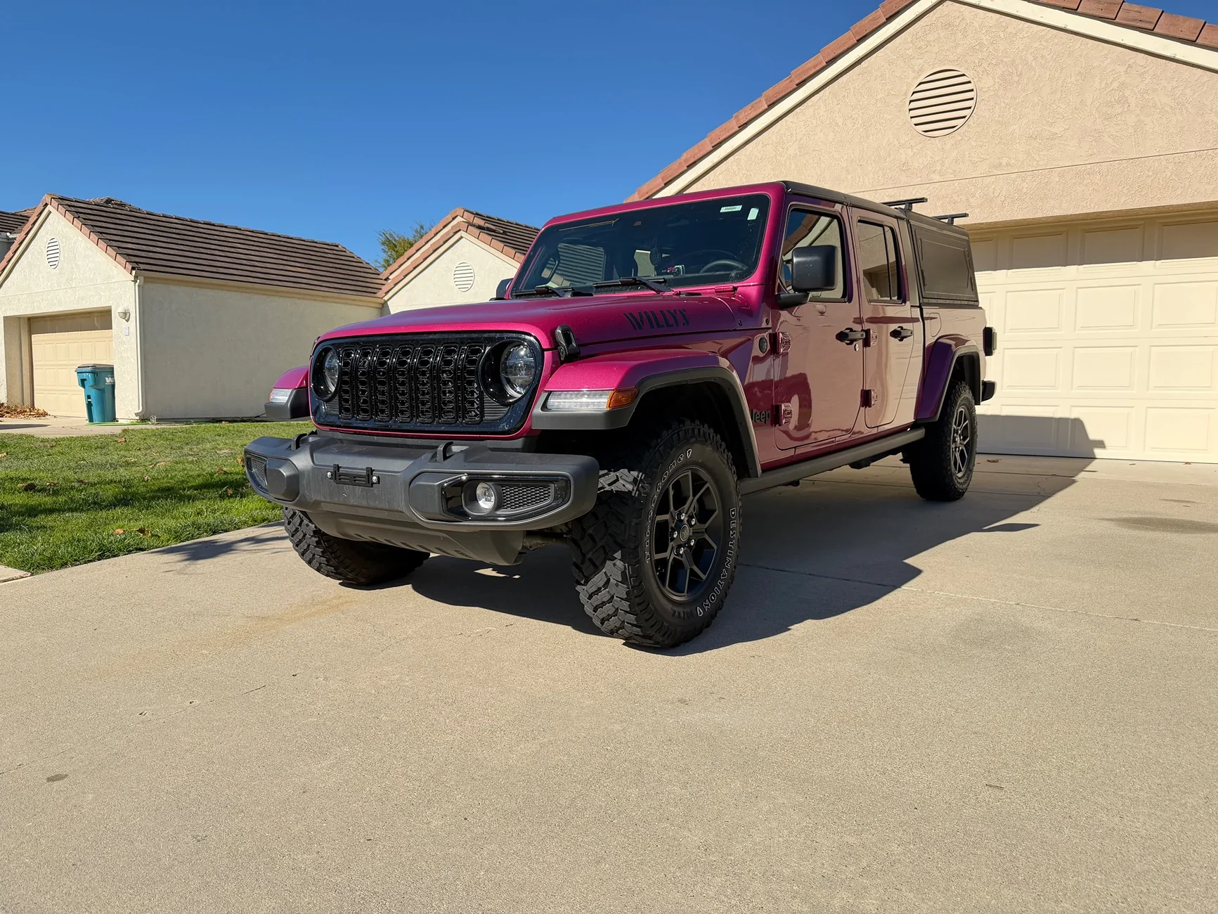 Jeep Gladiator Alu-Cab Contour Canopy Roll Call - not Camper IMG_0105