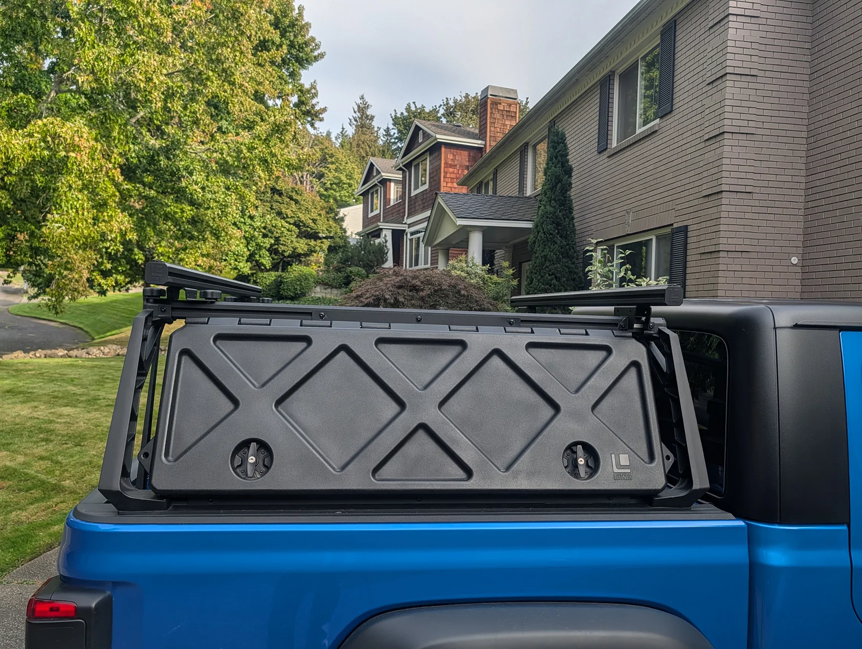 Jeep Gladiator $1,600 Leitner Designs Bed Rack with Accessories PXL_20251009_225103452.MP