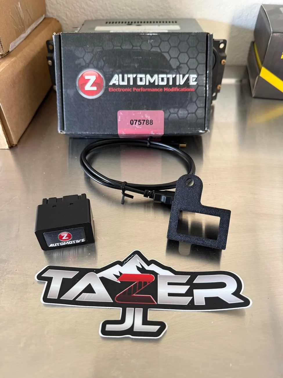 Jeep Gladiator Tazer JL Mini with under dash mount (Unmarried) IMG_1291