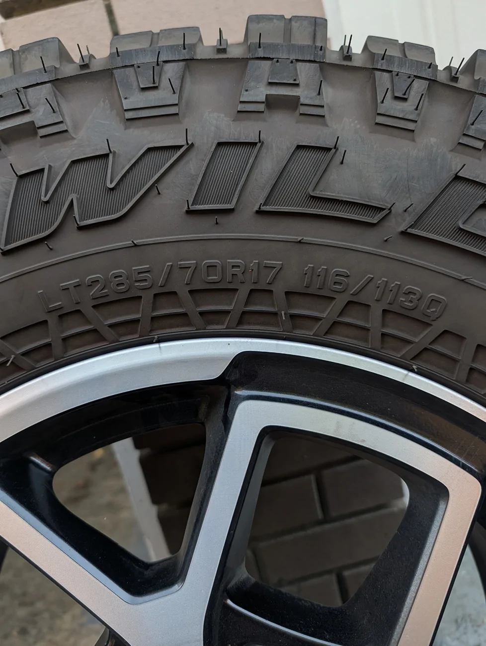 Jeep Gladiator $1,300 (set of 5) Rubicon Take-offs Falken Wildpeak M/T PXL_20251109_173441206.MP