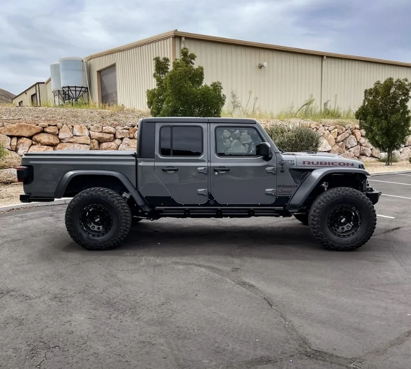 Jeep Gladiator Hepta Mfg weld on rock sliders? IMG_8726