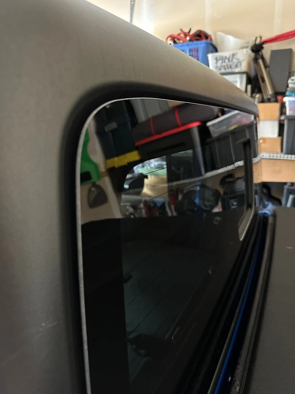 Jeep Gladiator Leaking rear window : fixes for those who don't want to play dealer roulette, wait 2 months, have their top scratched, seats ripped etc.... IMG_8437
