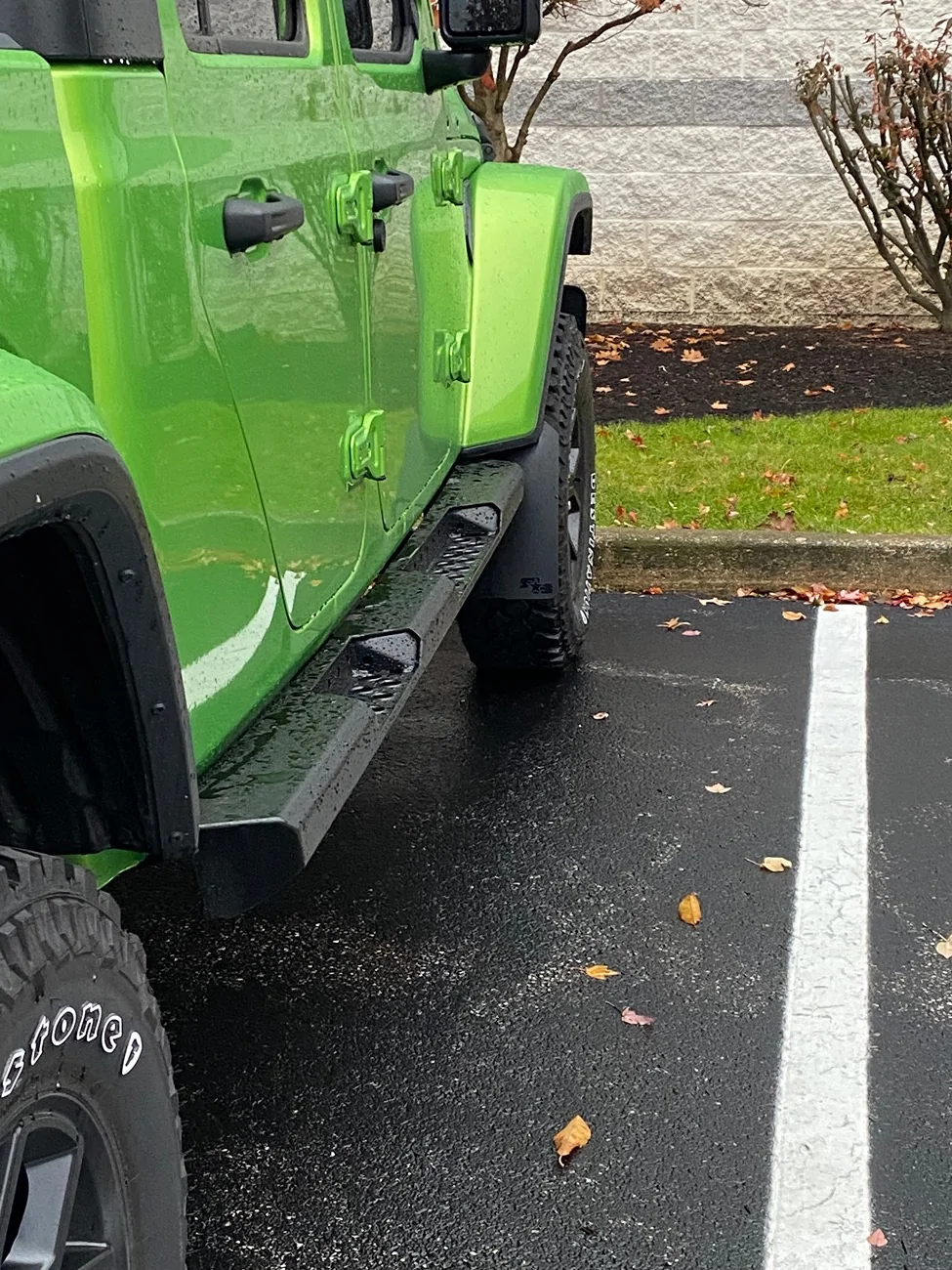 Jeep Gladiator Individual Steps vs Full Length Step Bar IMG_1796