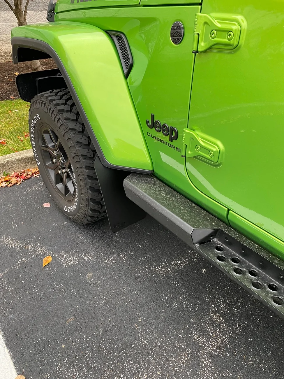 Jeep Gladiator Individual Steps vs Full Length Step Bar IMG_1789