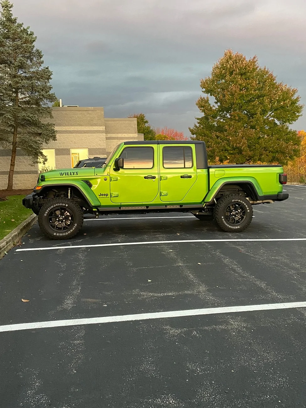 Jeep Gladiator Individual Steps vs Full Length Step Bar IMG_1656