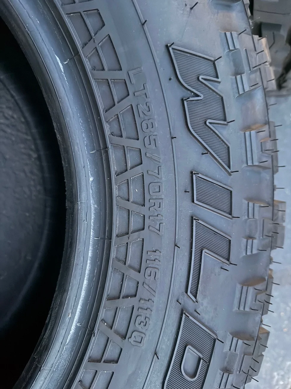 Jeep Gladiator Falken Wildpeak M/T Take-Offs 285/70r17 - 2025 Rubicon - Set of 5 ($1100) Tirepic6