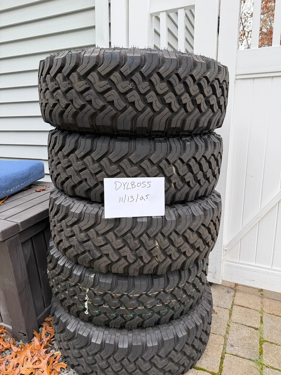 Jeep Gladiator Falken Wildpeak M/T Take-Offs 285/70r17 - 2025 Rubicon - Set of 5 ($1100) Tirepic1