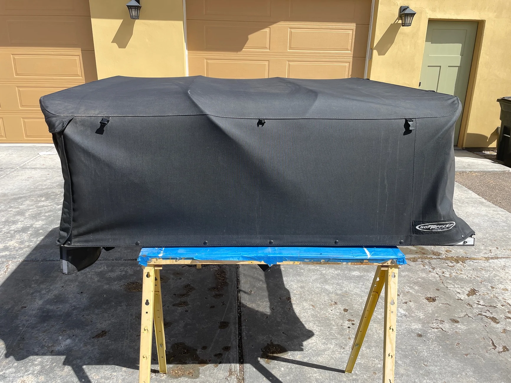 Jeep Gladiator Softopper, Sunrider, Thule Rack IMG_8207