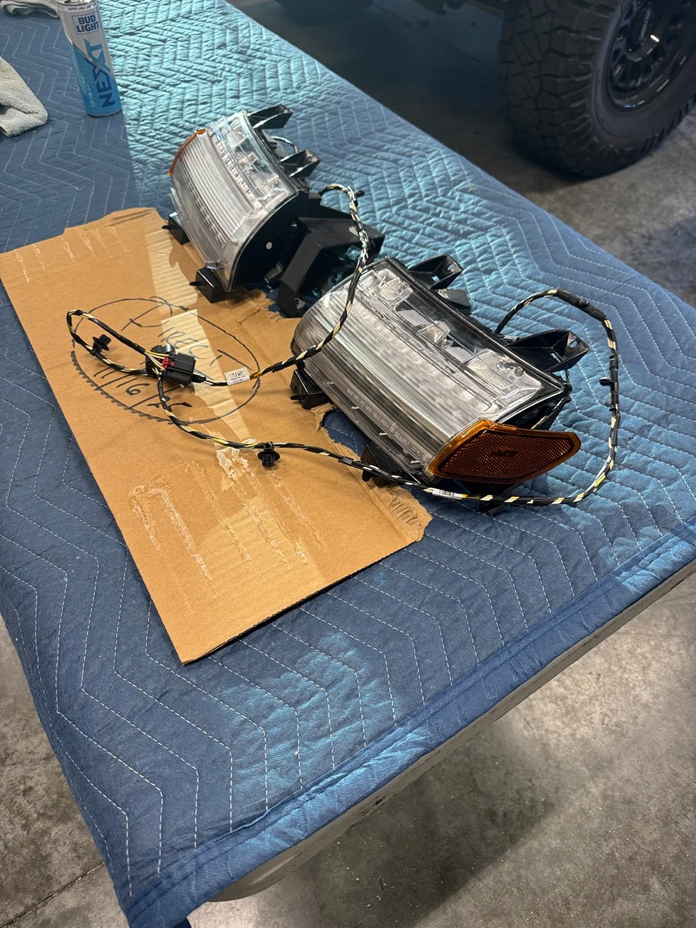 Jeep Gladiator OEM LED Turn signals and side marker lights $90 IMG_4217