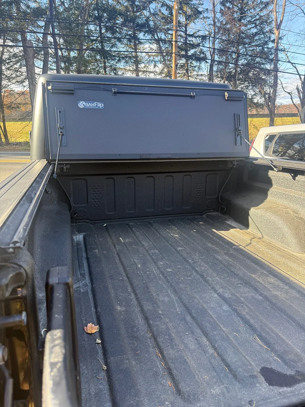 Jeep Gladiator Bakflip MX4 Tonneau cover for sale (Danvers, MA) IMG_2337