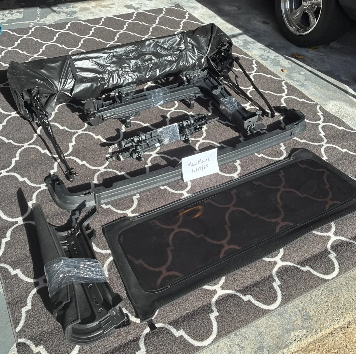 Jeep Gladiator Price drop! Premium OEM Soft Top w/Tinted Rear Window - Great Condition Red Mojave Soft Top 02