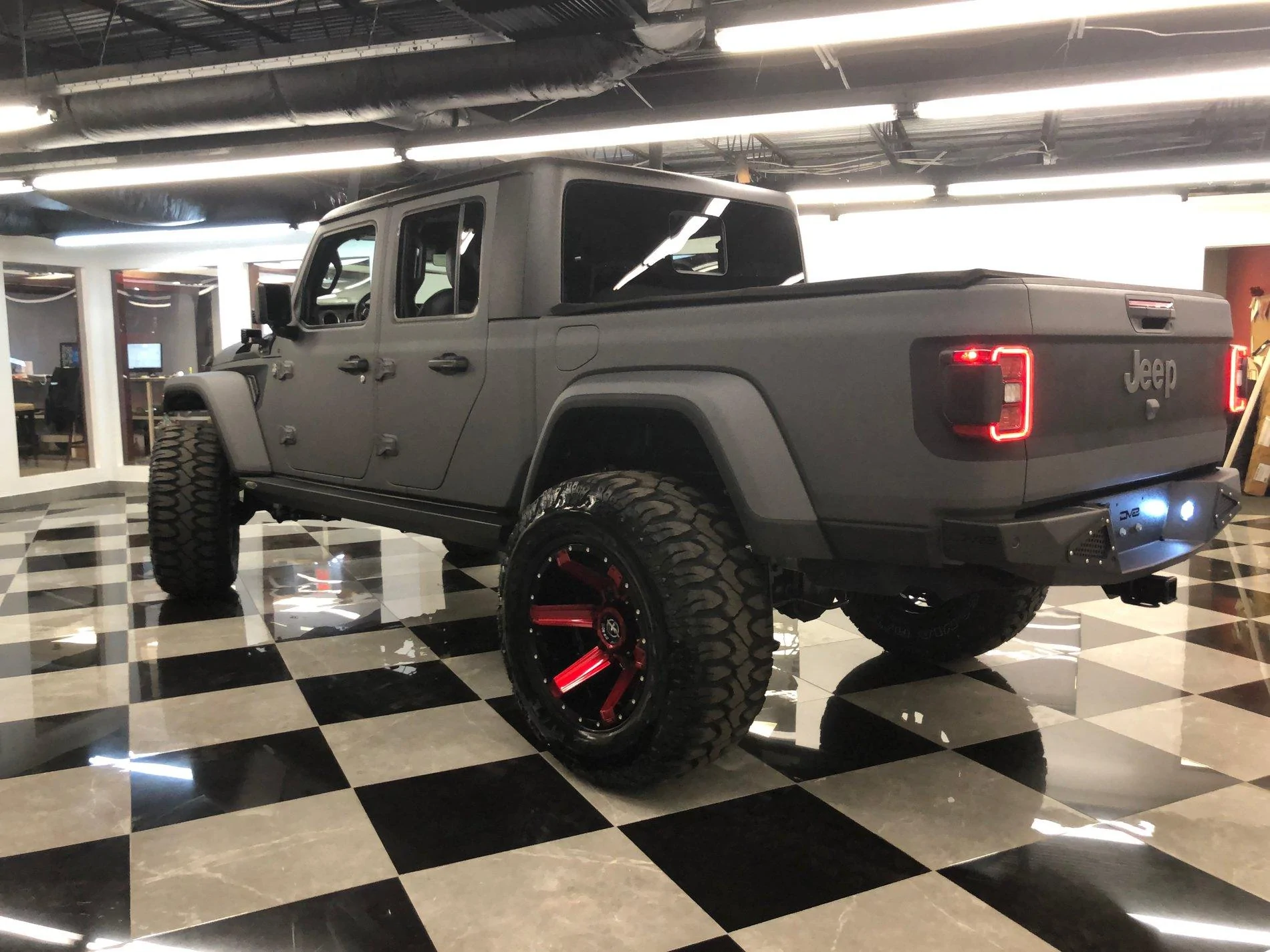 Jeep Gladiator Any one running 38’s and got pics ? C27D4A0B-87F4-4CB8-99C5-BAFFF6D631A6