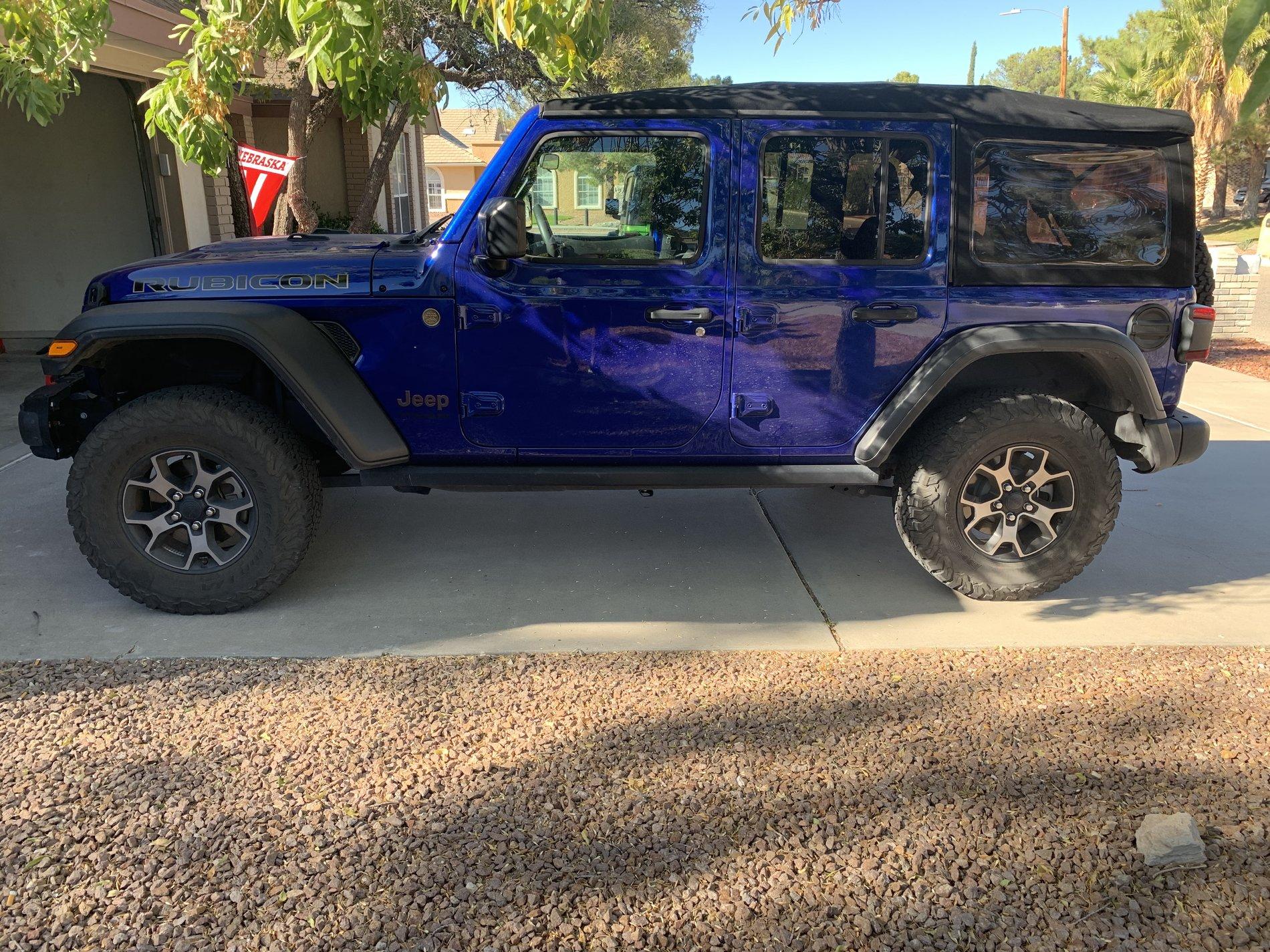 Jeep Gladiator JL to JT owners, post up both A17A6106-469B-41CE-9DFF-00673017736F