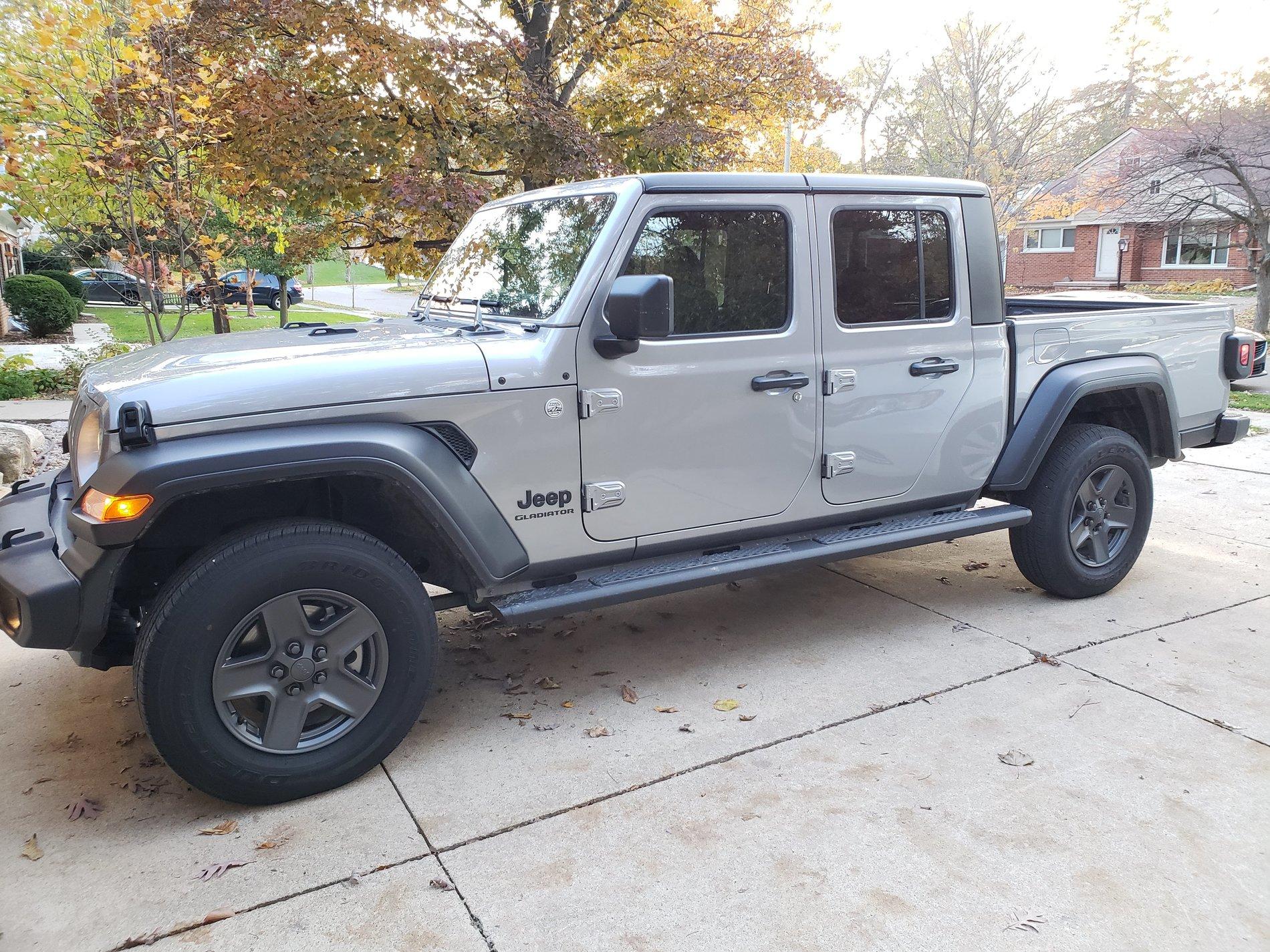 Jeep Gladiator BILLET SILVER Gladiator JT Club 20191105_165120