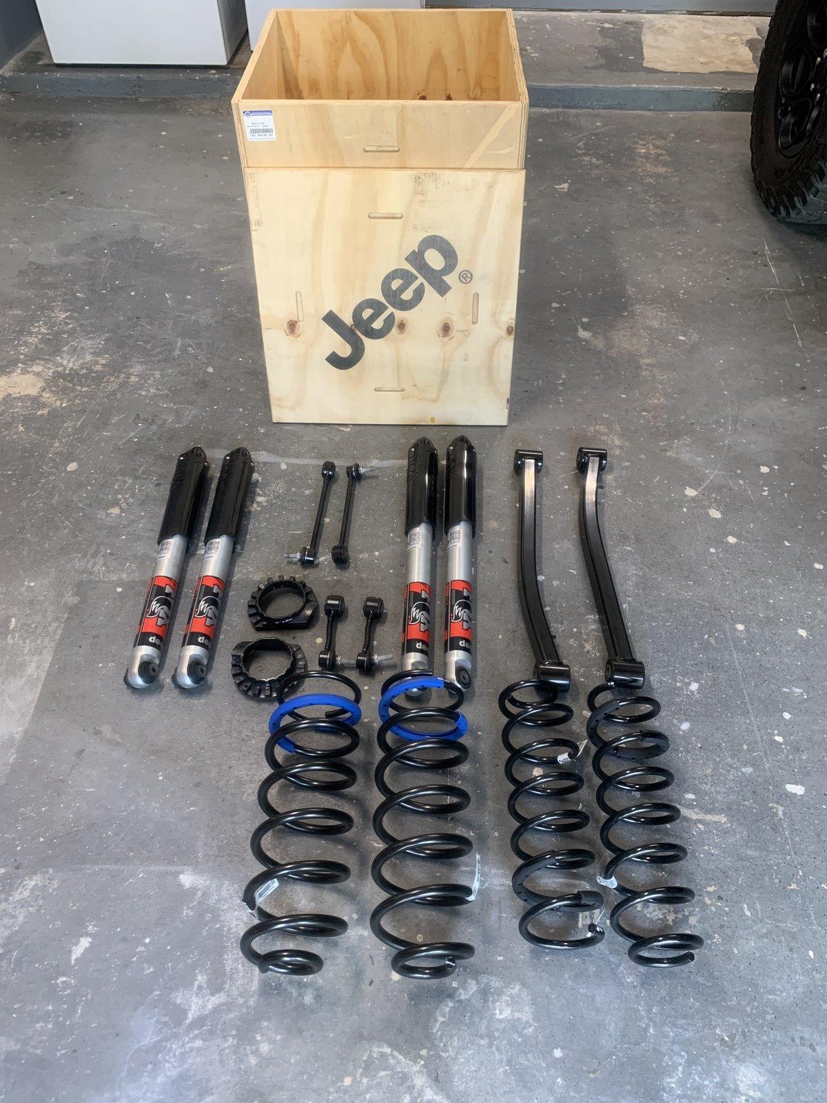 Jeep Gladiator Stock Rubicon suspension with Jeep crate F46955DC-674A-4BB0-8C2F-025DA617DB18