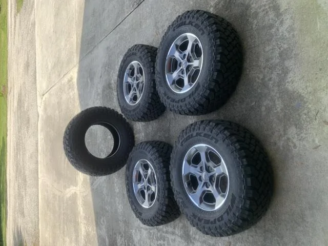 Jeep Gladiator Stock Rubicon rims and Wildpeak MTs 0EBFD42C-186B-4D2F-AE7E-626BC9157116