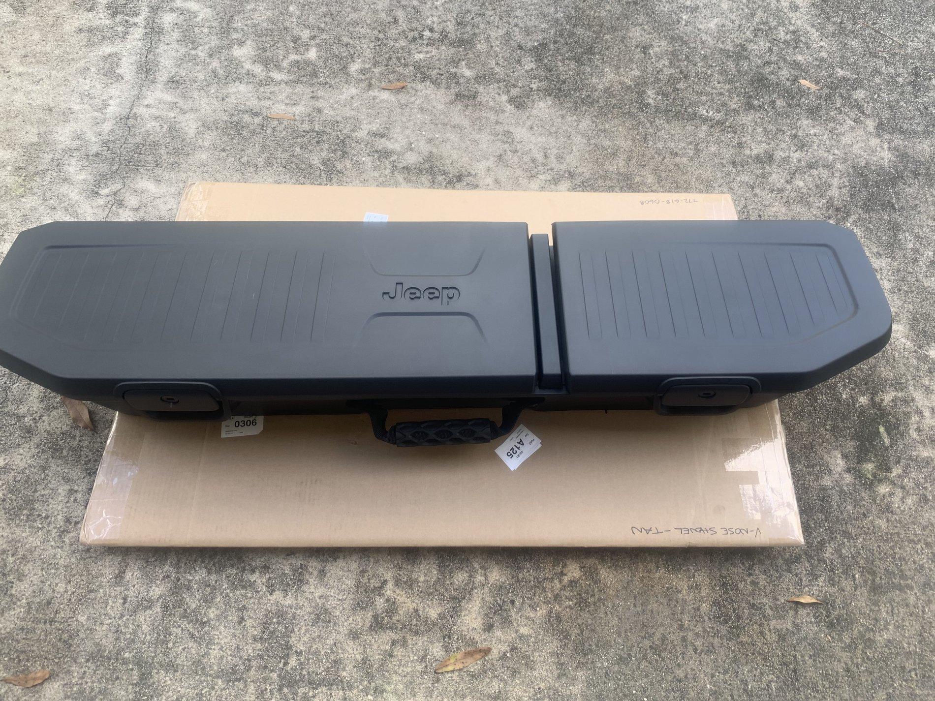 Jeep Gladiator Under rear seat storage box 16938318-C95F-4720-9F87-94B16C7896B0