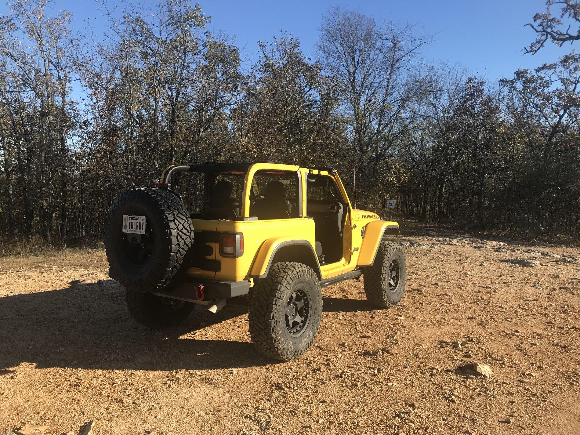 Jeep Gladiator JL to JT owners, post up both A5C8FE3B-A3FF-48BB-9BA1-28A39995DD1B