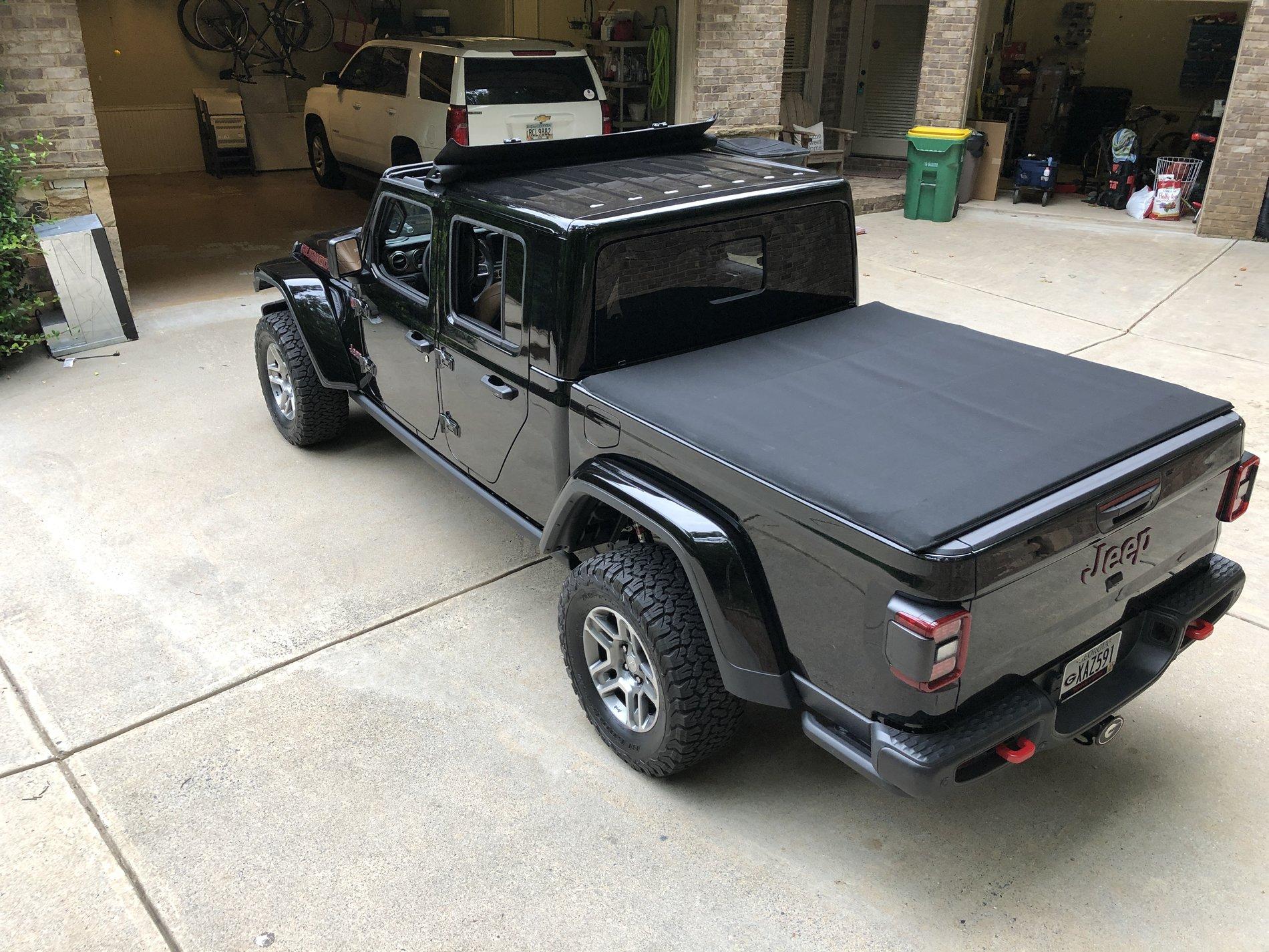 Jeep Gladiator Mopar Roll-up Tonneau cover (Atlanta).  Like new IMG_1918