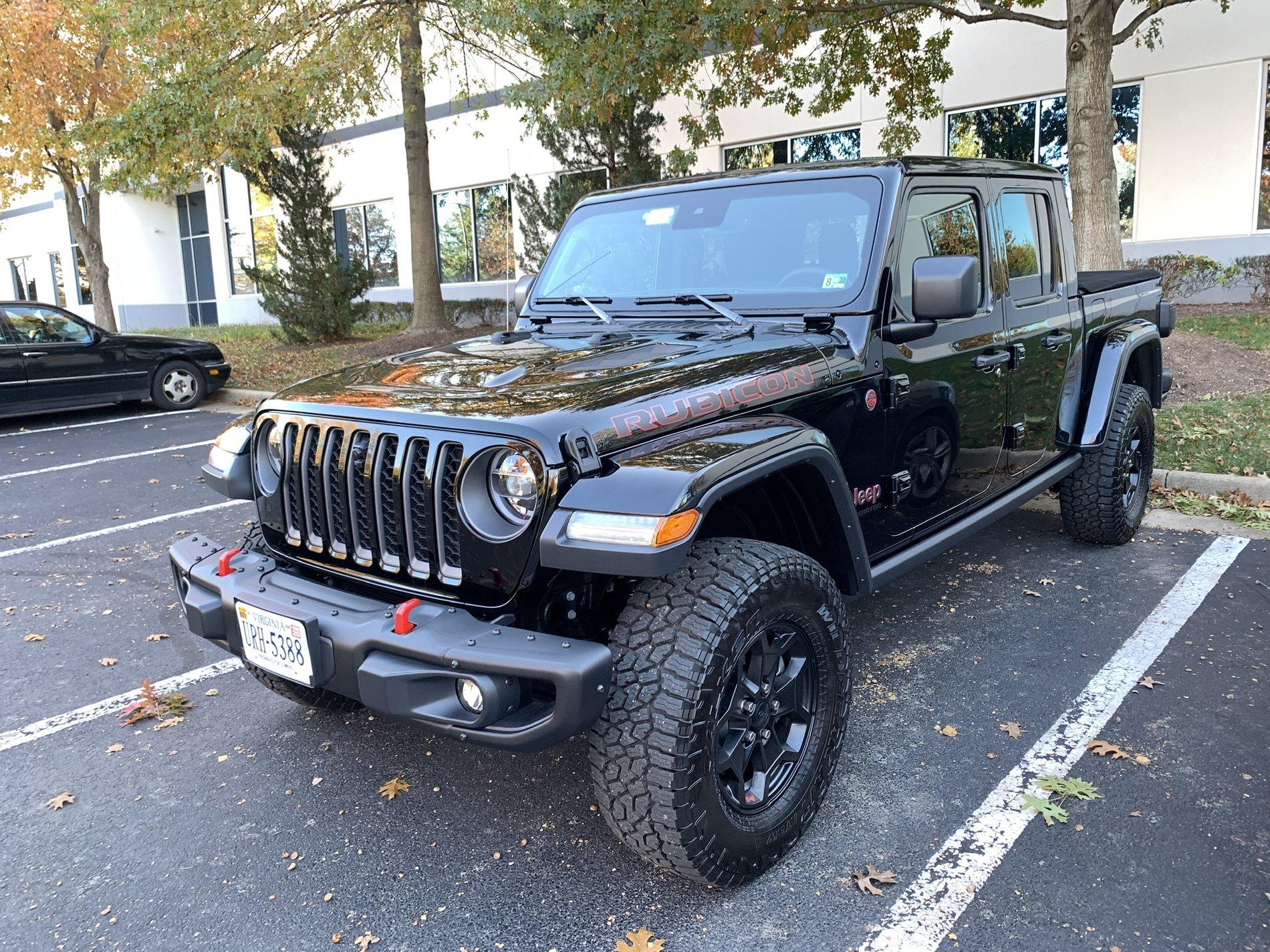 Jeep Gladiator BLACK Gladiator JT Club 2D489E16-54C8-4298-82A8-9E70C63C791E
