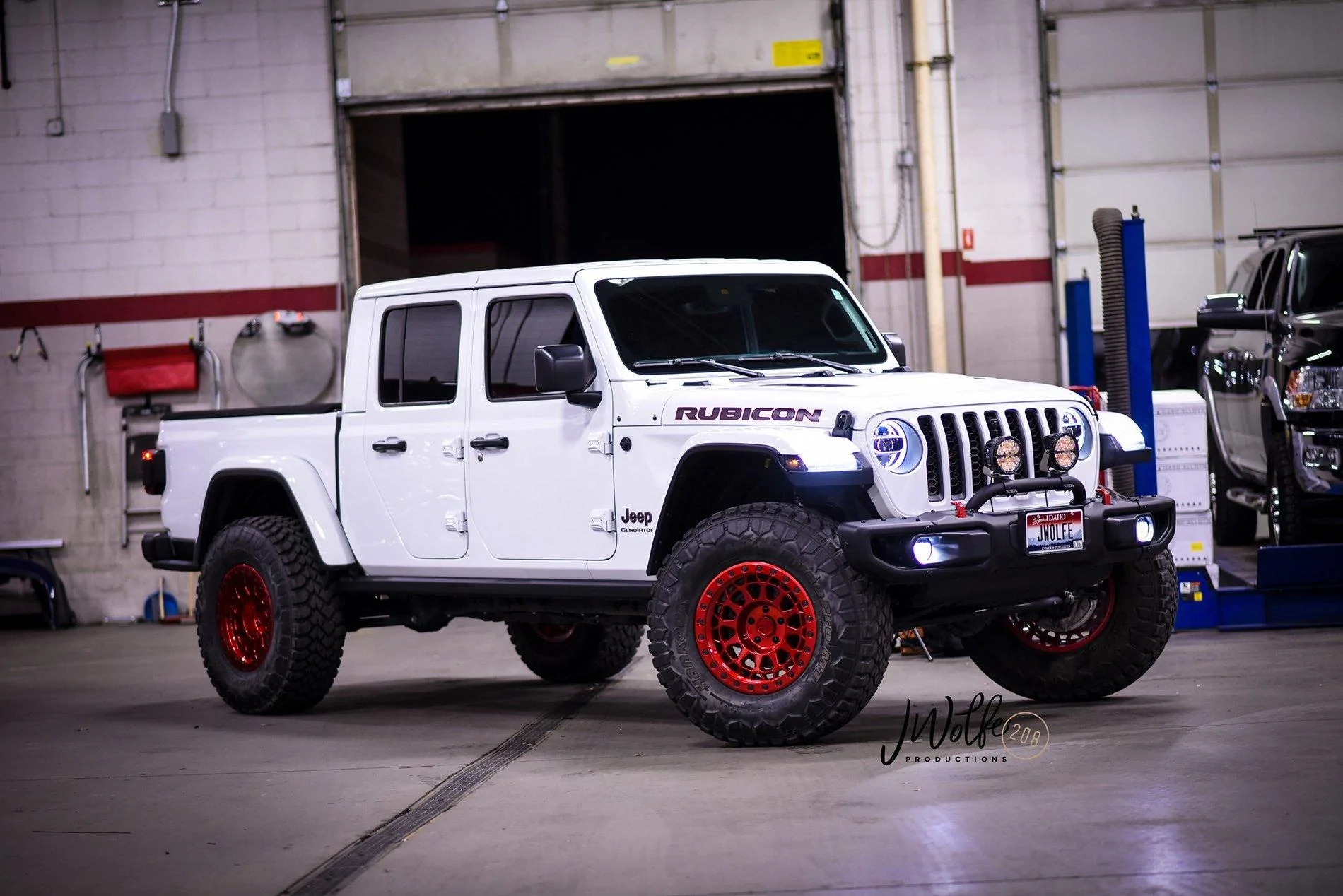 Jeep Gladiator ALL NEW WHEELS BLACK RHINO 74435077_10218368962433905_3246531853099728896_o